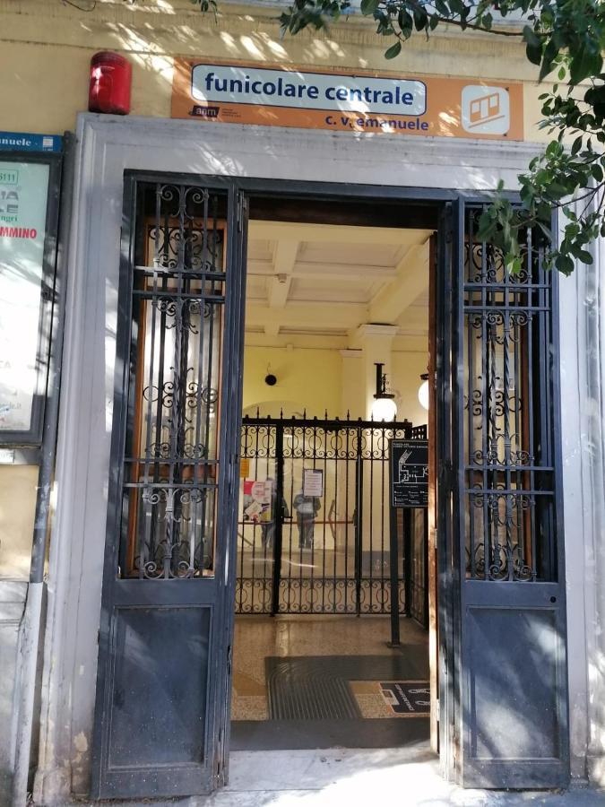 Villa Casa Tolentino Al Centro Di Napoli Esterno foto