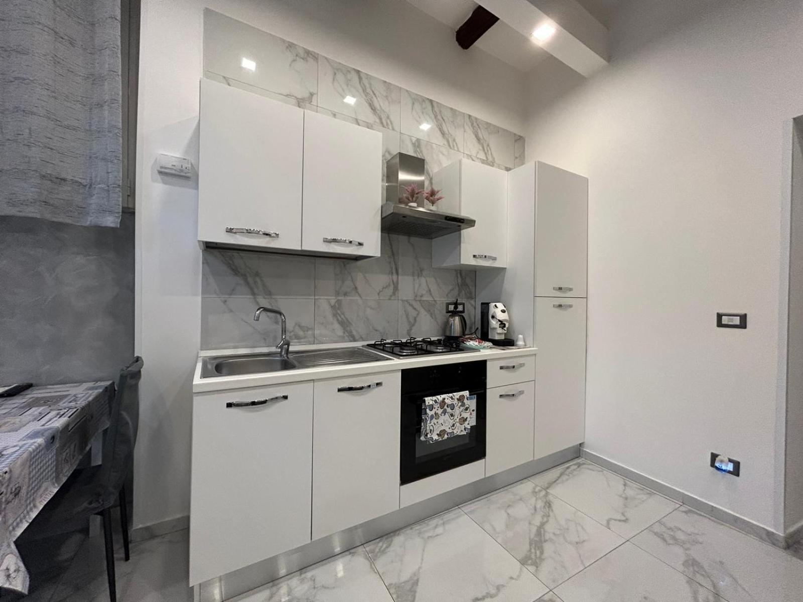 Villa Casa Tolentino Al Centro Di Napoli Esterno foto