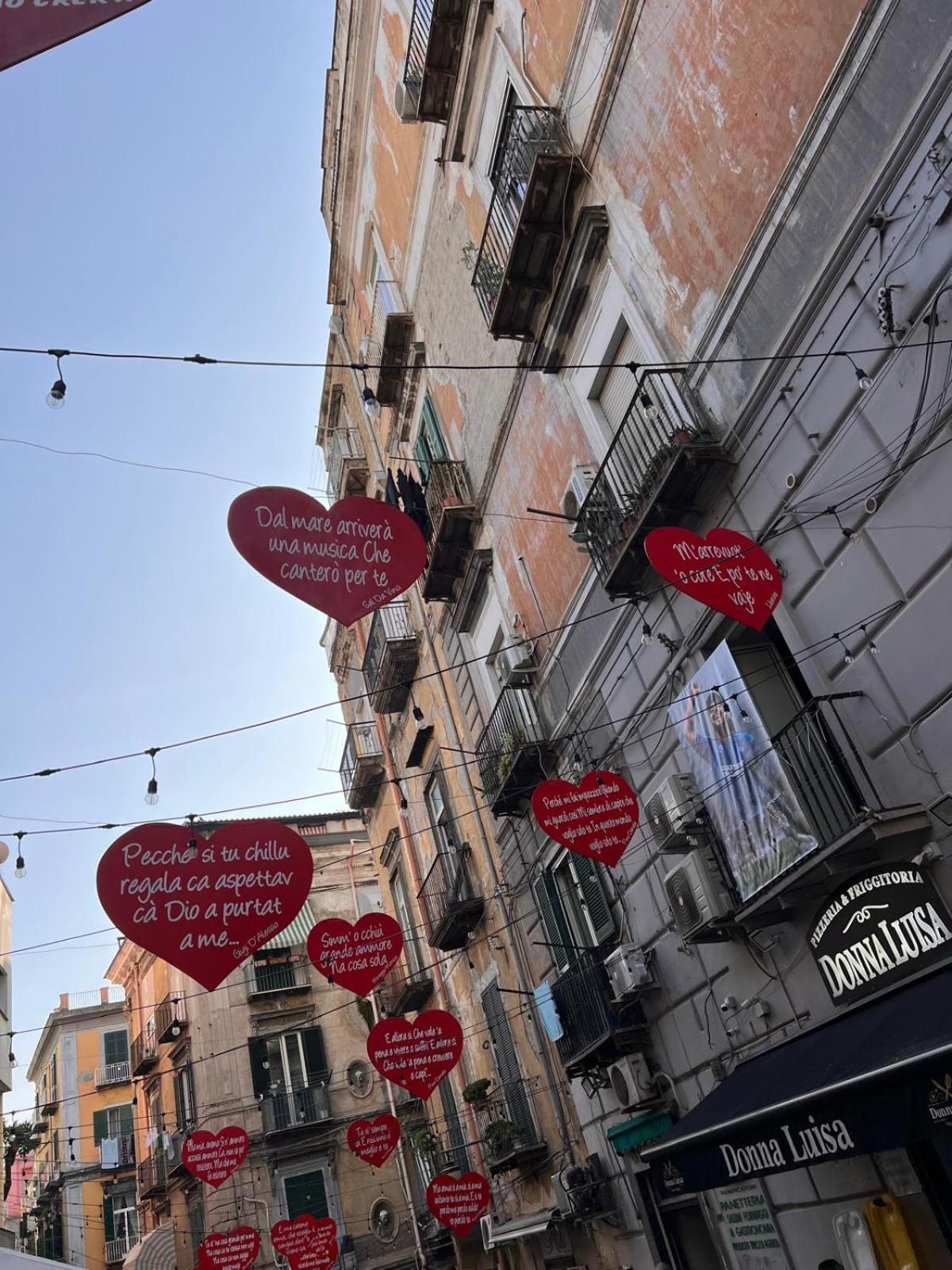 Villa Casa Tolentino Al Centro Di Napoli Esterno foto
